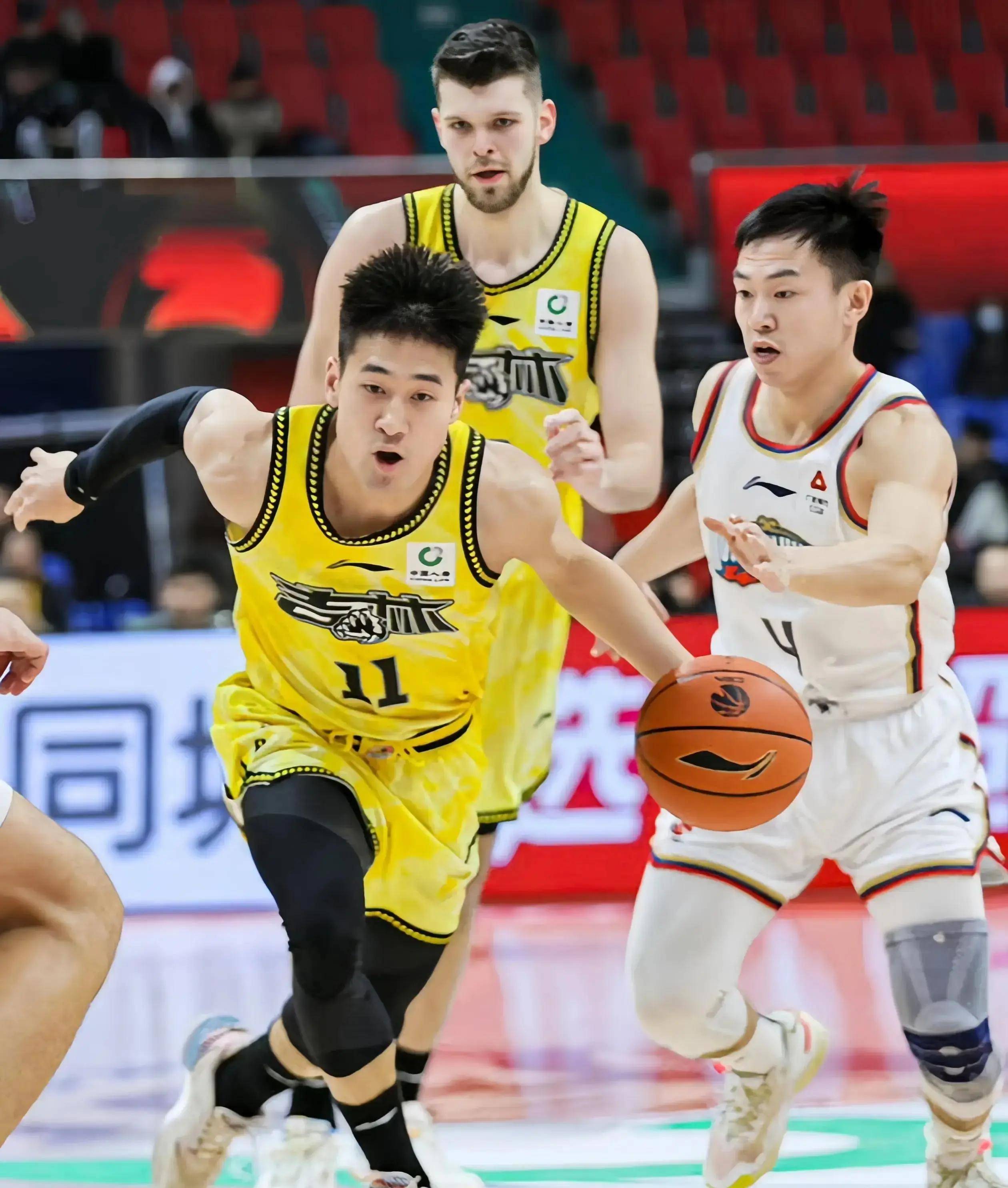 CBA常规赛今晨走向成谜，孟菲斯灰熊防线松动，赛场秩序良好，纪律约束更严格的简单介绍