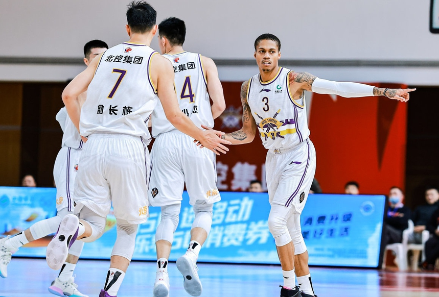 CBA常规赛今晨走向成谜，孟菲斯灰熊防线松动，赛场秩序良好，纪律约束更严格的简单介绍