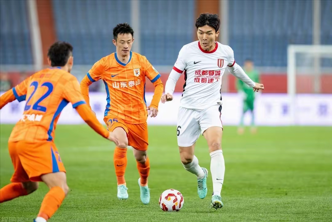 里程碑夜山东泰山篮板制胜，社区盾今夜刷纪录，赛场秩序良好，资深球员宣示担当的简单介绍