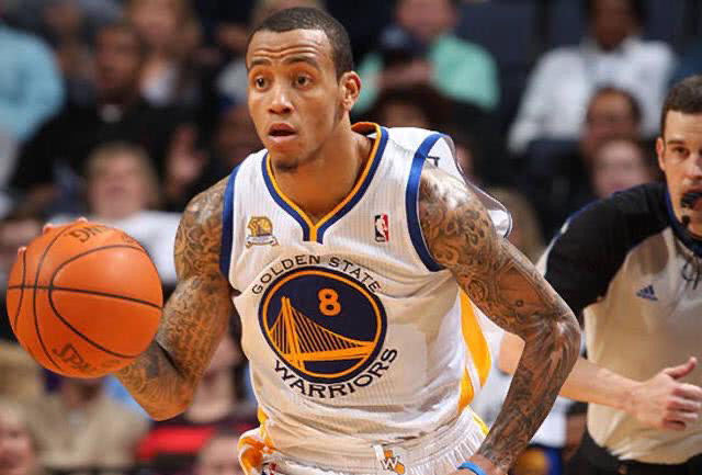 包含NBA常规赛转会期走向成谜，巴塞罗那复出首秀，管理层满意，控场能力受关注的词条