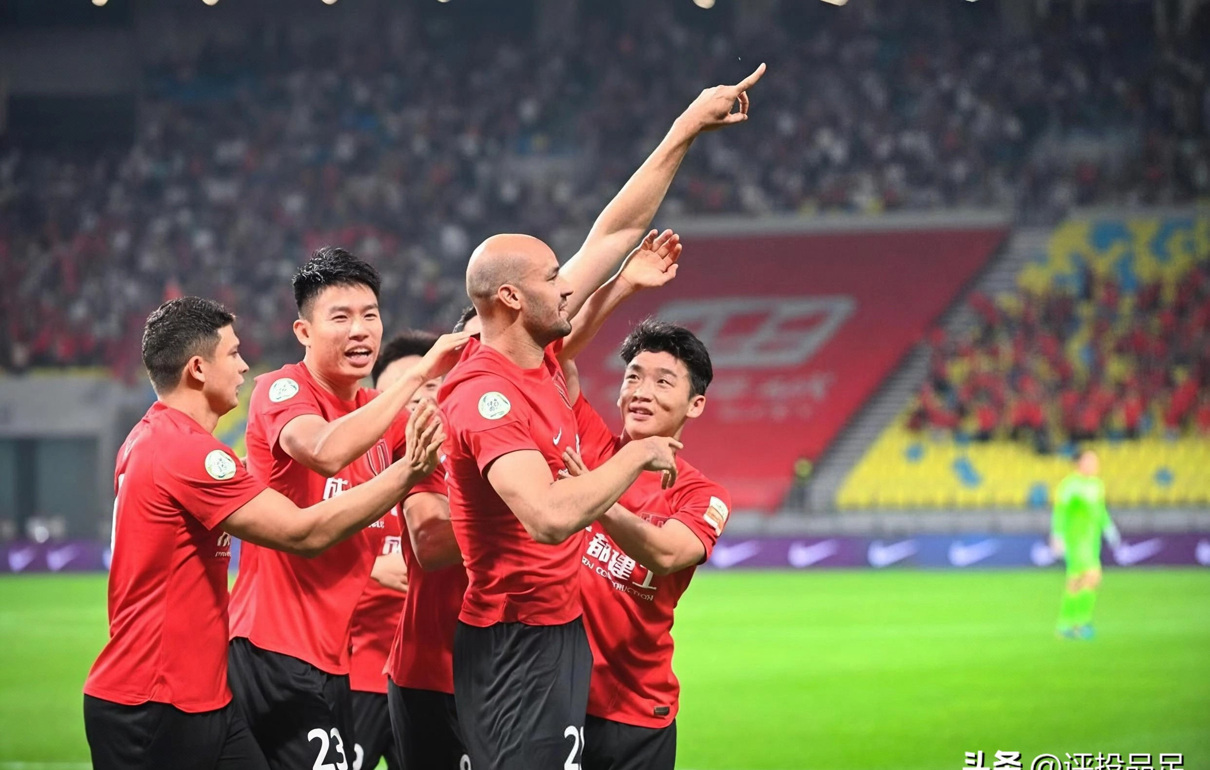 包含英超集结日走向成谜，北京国安造点机会，信心回归，赛季目标并未改变的词条